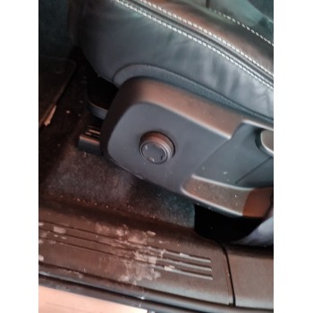 ASIENTO DELANTERO IZQUIERDO 