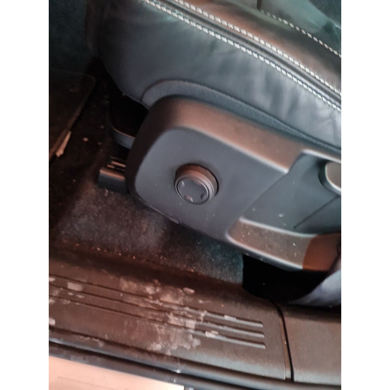 ASIENTO DELANTERO IZQUIERDO 