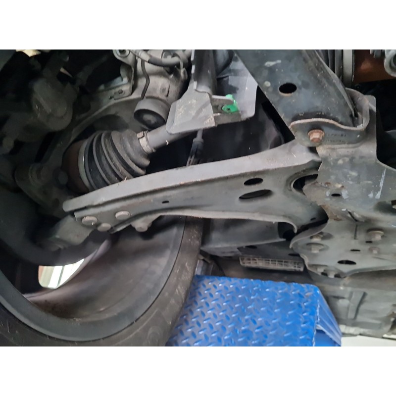 BRAZO SUSPENSION INFERIOR DELANTERO DERECHO 32221282 
