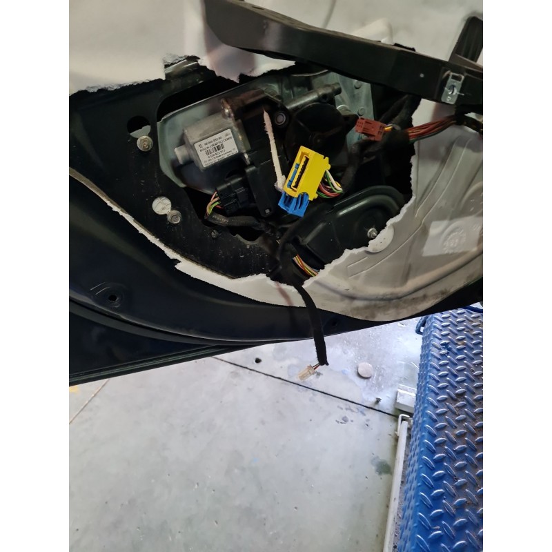 ELEVALUNAS DELANTERO IZQUIERDO 9806086980 / 9221GY 