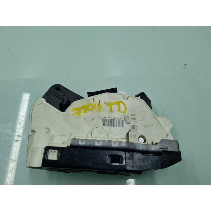 CERRADURA PUERTA TRASERA DERECHA 5K4839016O 