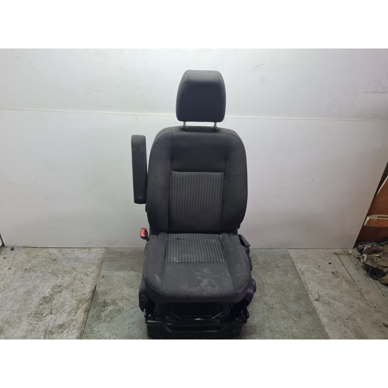 ASIENTO DELANTERO IZQUIERDO 