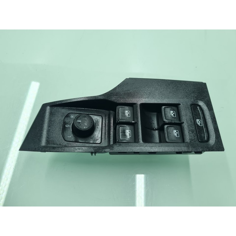 MANDO ELEVALUNAS DELANTERO IZQUIERDO 5G0959857F 