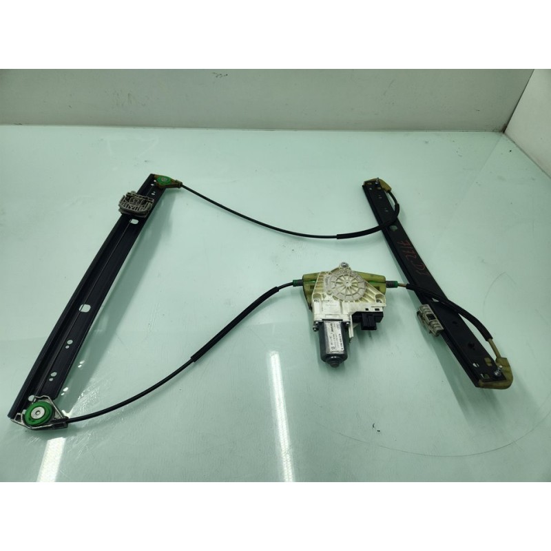 ELEVALUNAS DELANTERO IZQUIERDO 4L0959801B 