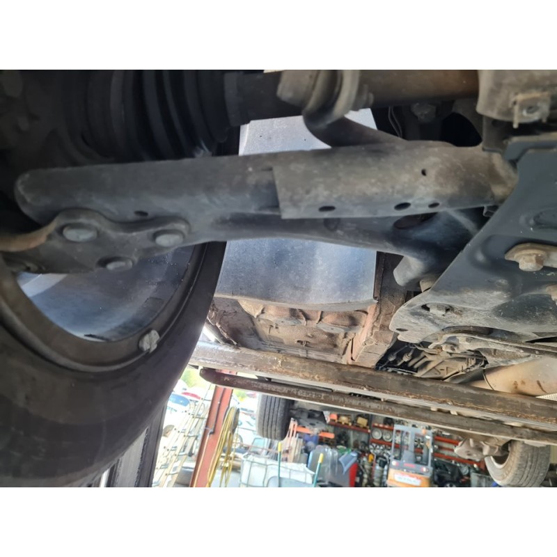 BRAZO SUSPENSION INFERIOR DELANTERO DERECHO 