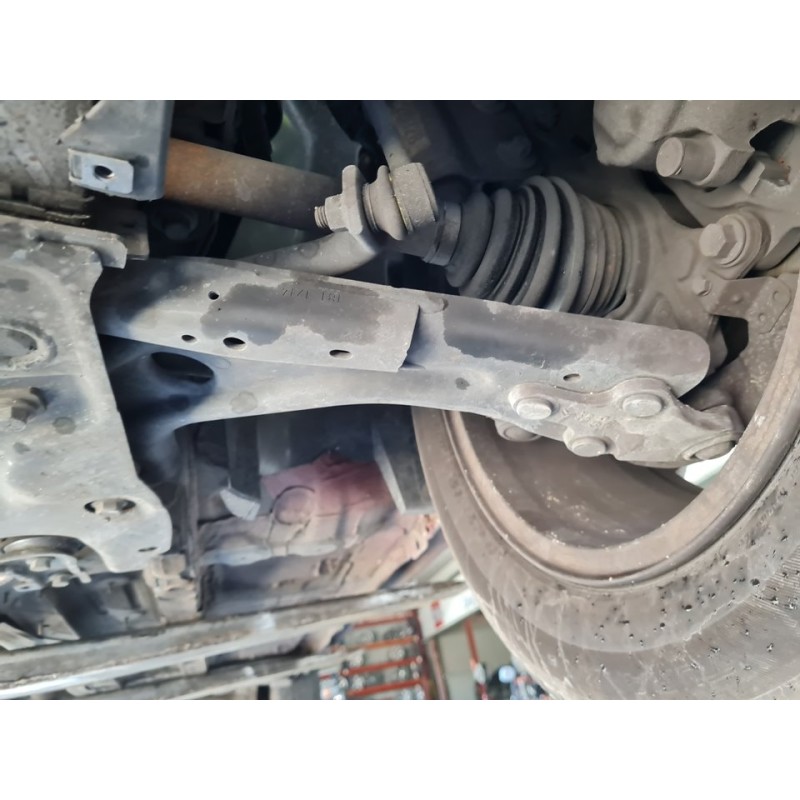BRAZO SUSPENSION INFERIOR DELANTERO IZQUIERDO 