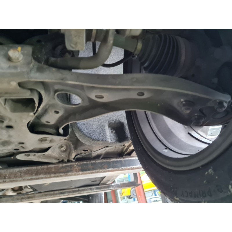 BRAZO SUSPENSION INFERIOR DELANTERO IZQUIERDO 