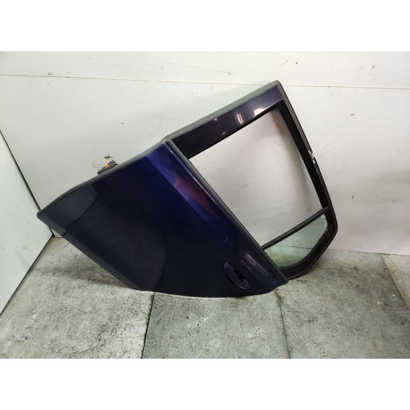 PUERTA TRASERA IZQUIERDA 5K6833055K 