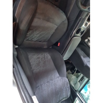 ASIENTO DELANTERO IZQUIERDO 