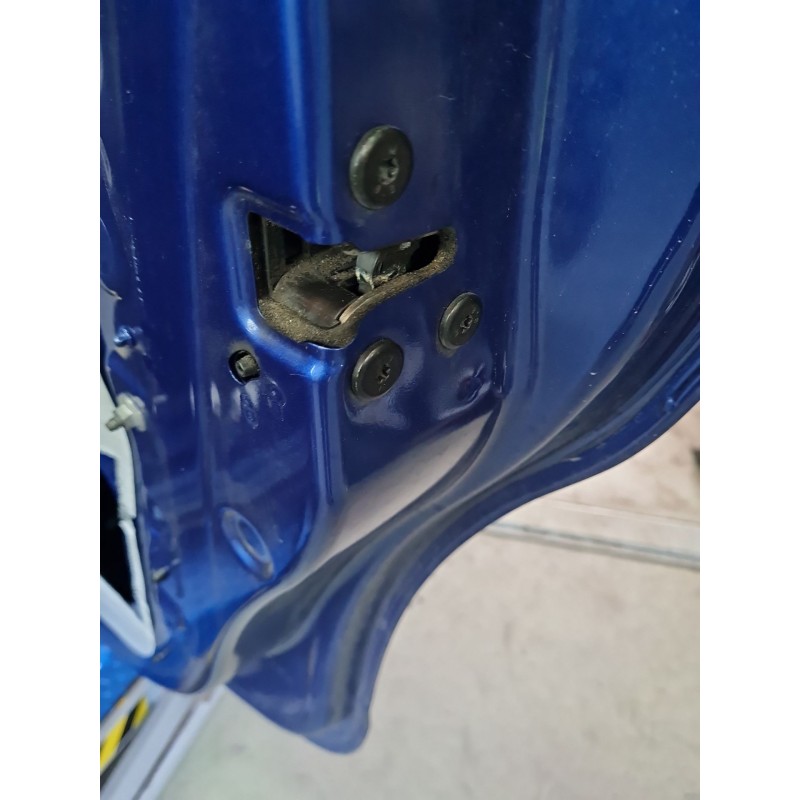 CERRADURA PUERTA TRASERA DERECHA 825020994R 