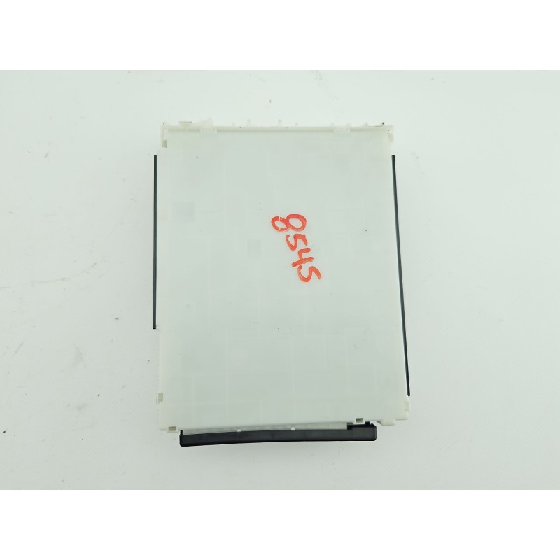 CAJA RELES / FUSIBLES 