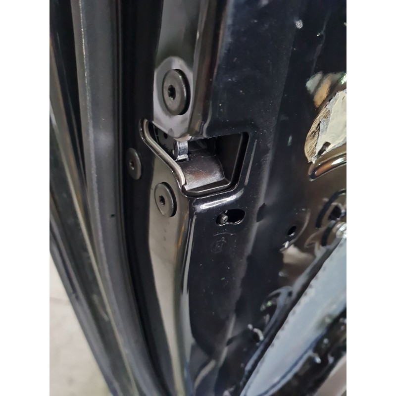 CERRADURA PUERTA TRASERA IZQUIERDA 