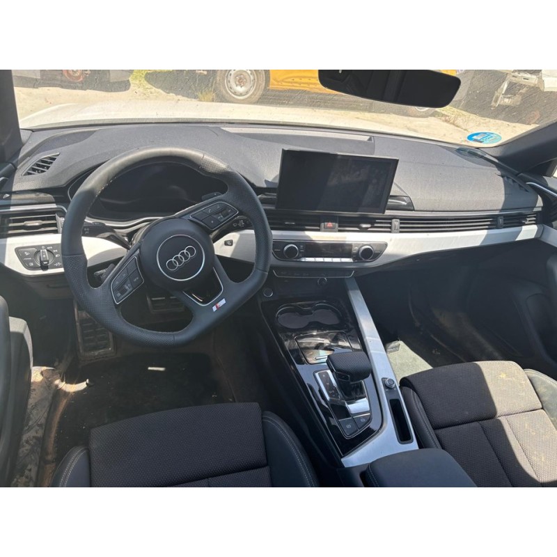 audi a4 berlina (8wc) del año 2024