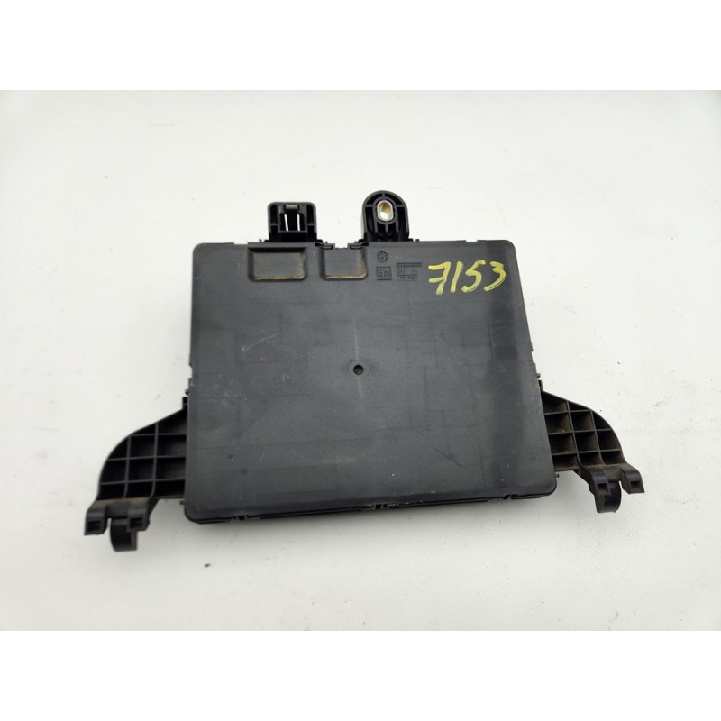 CAJA RELES / FUSIBLES 13277317 