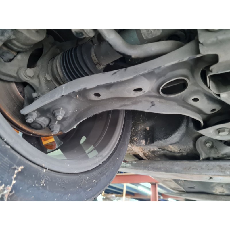 BRAZO SUSPENSION INFERIOR DELANTERO DERECHO 