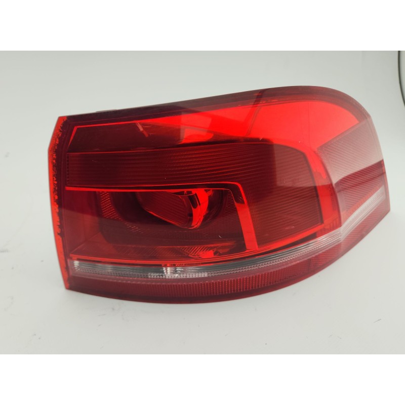 PILOTO TRASERO DERECHO 3AF945096A 