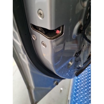 CERRADURA PUERTA DELANTERA IZQUIERDA 61032FJ070 