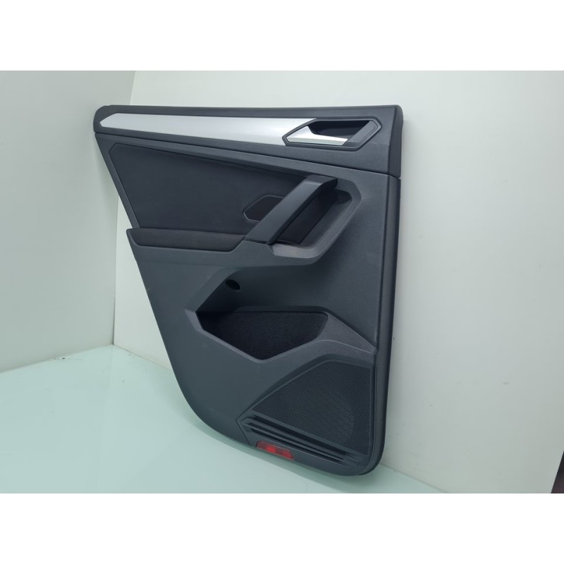 GUARNECIDO PUERTA TRASERA IZQUIERDA 5NA867211L 