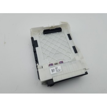 CAJA RELES / FUSIBLES 8273010031 