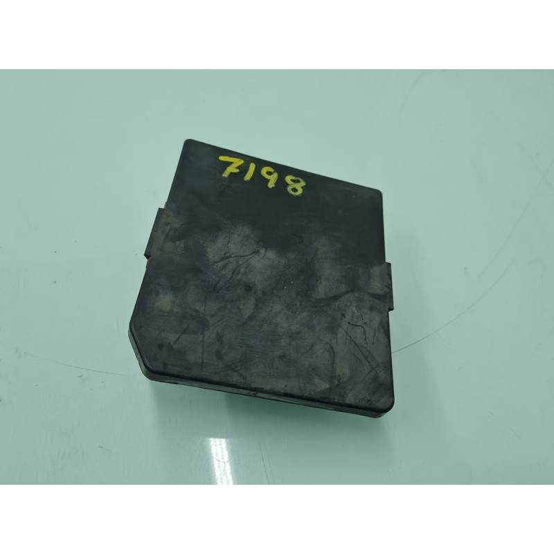 CAJA RELES / FUSIBLES 284B7BB00B 