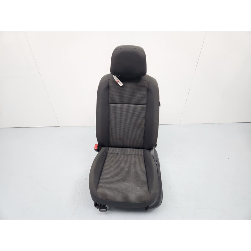 ASIENTO DELANTERO IZQUIERDO 5QF881105AA 