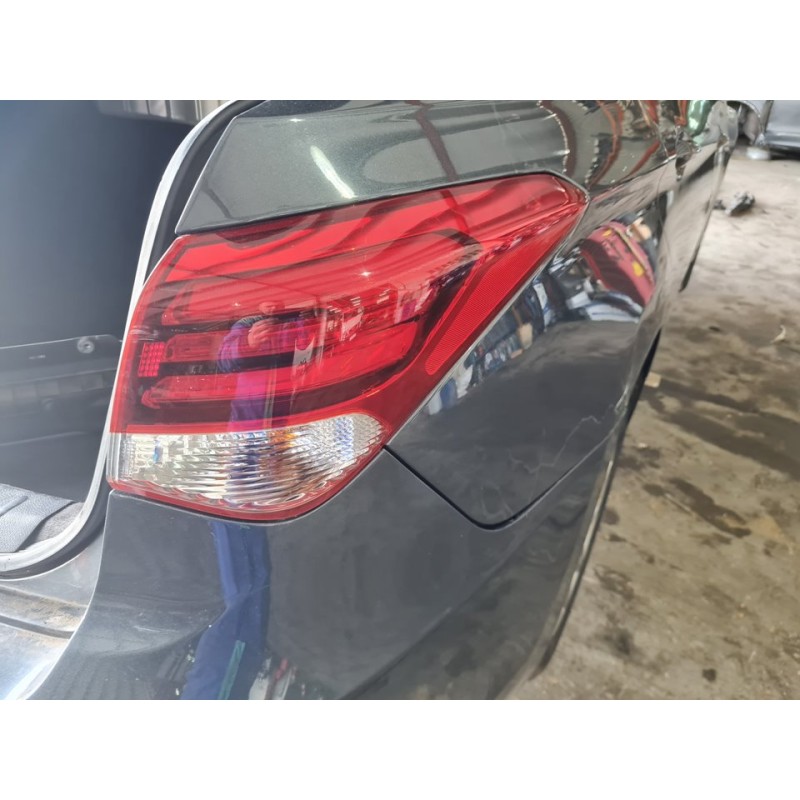 PILOTO TRASERO DERECHO 924023Z6 
