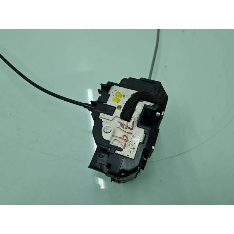 CERRADURA PUERTA DELANTERA DERECHA 