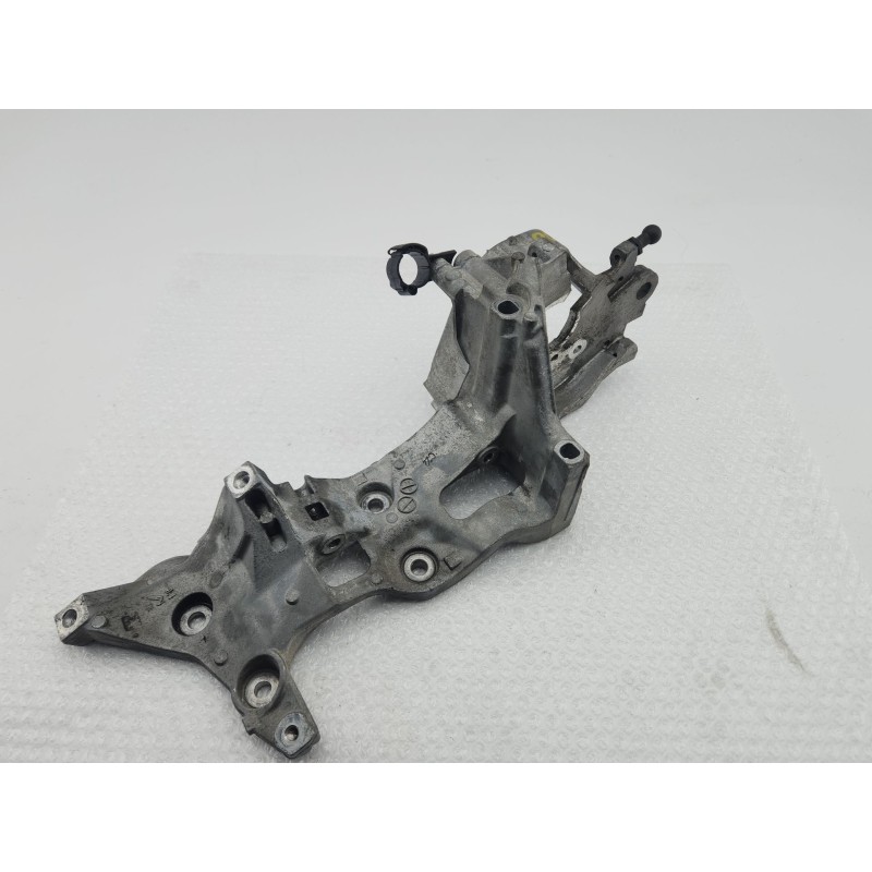 SOPORTE ALTERNADOR 04L903143D / 04L903143E 