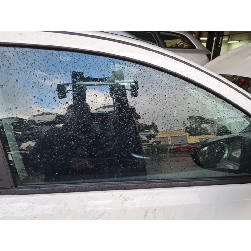 ELEVALUNAS DELANTERO DERECHO 