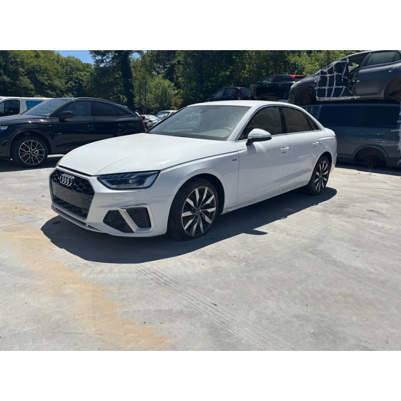 audi a4 berlina (8wc) del año 2024