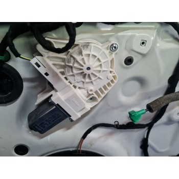 ELEVALUNAS DELANTERO DERECHO 8U0837462 