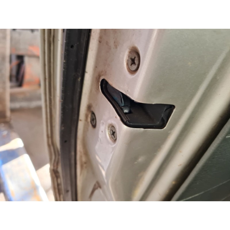 CERRADURA PUERTA DELANTERA IZQUIERDA 
