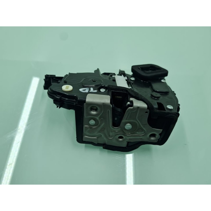 CERRADURA PUERTA TRASERA DERECHA 10A839016 