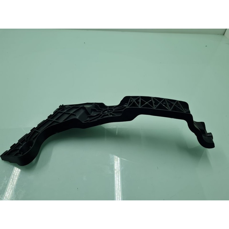 SOPORTE TRASERO DERECHO 83A807454A 