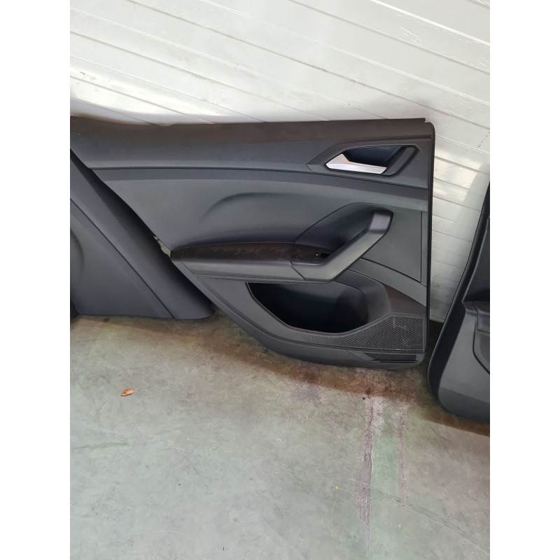 GUARNECIDO PUERTA TRASERA IZQUIERDA 2GM867211 