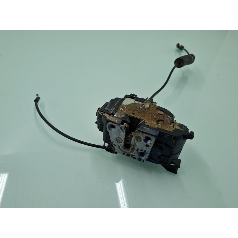 CERRADURA PUERTA TRASERA IZQUIERDA 825030032R 