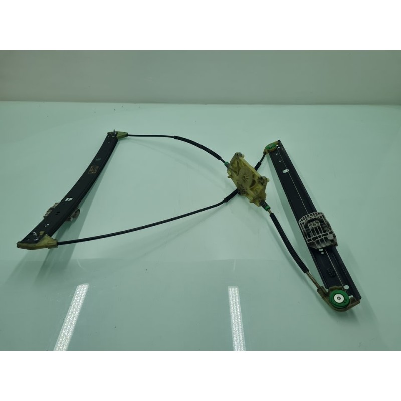 ELEVALUNAS DELANTERO IZQUIERDO 4L0837461A 