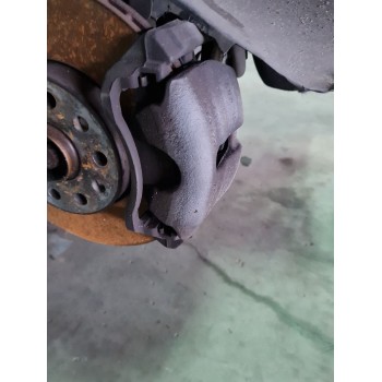 PINZA DE FRENO DELANTERA DERECHA 8V0615124 