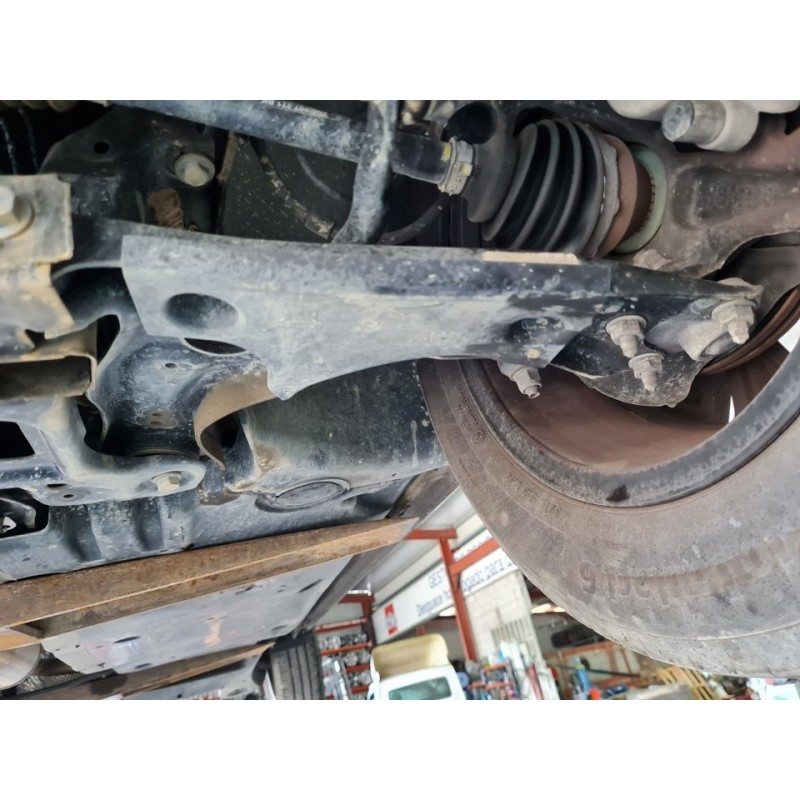 BRAZO SUSPENSION INFERIOR DELANTERO IZQUIERDO 
