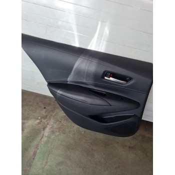 GUARNECIDO PUERTA TRASERA IZQUIERDA 6764002Y50C8 