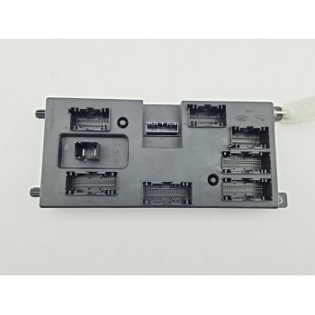 CAJA RELES / FUSIBLES 