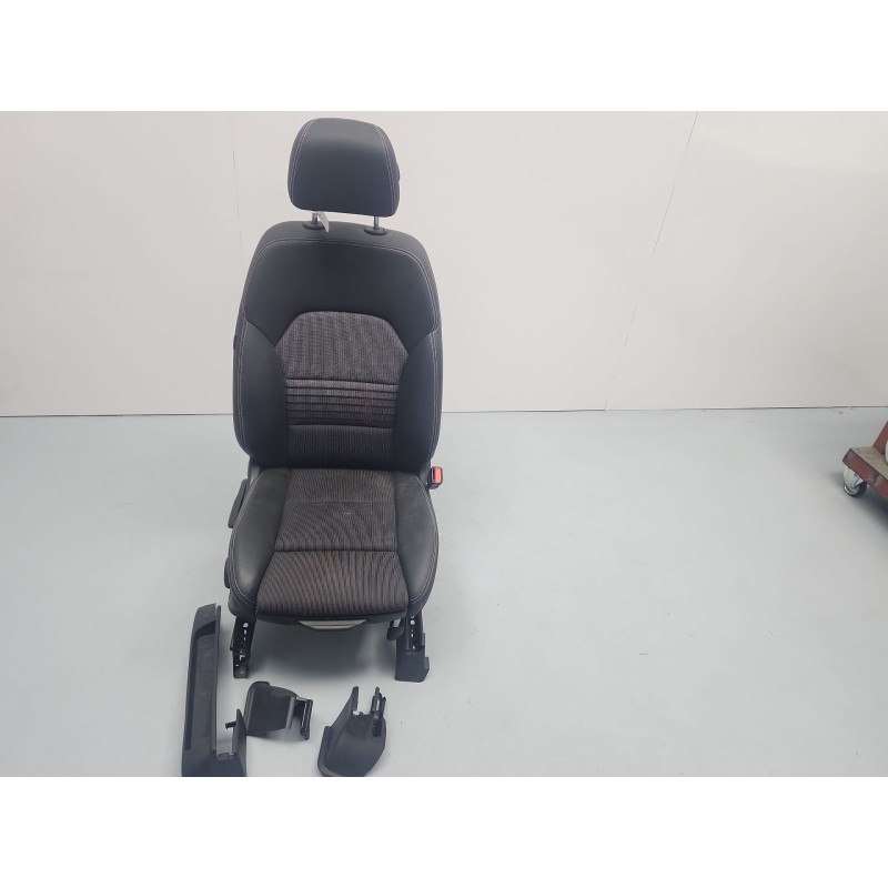 ASIENTO DELANTERO DERECHO 