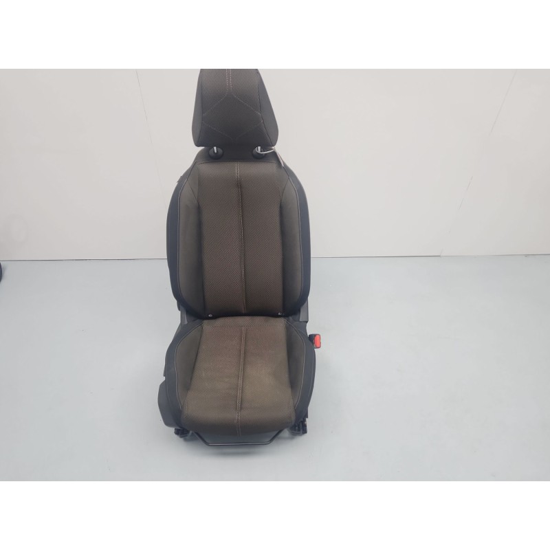 ASIENTO DELANTERO DERECHO 