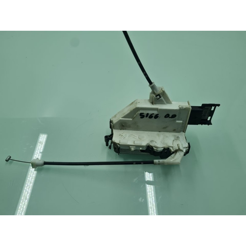 CERRADURA PUERTA DELANTERA DERECHA 828405 