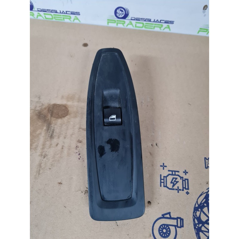 MANDO ELEVALUNAS DELANTERO DERECHO 920810702 