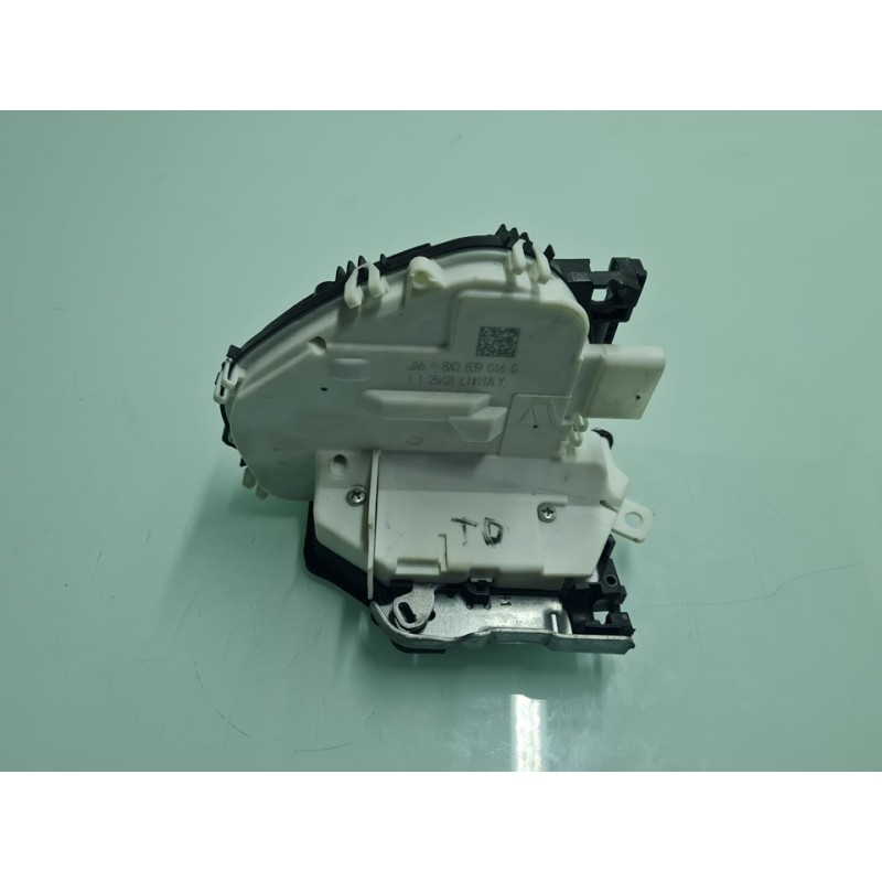 CERRADURA PUERTA TRASERA DERECHA 8X0839016G 