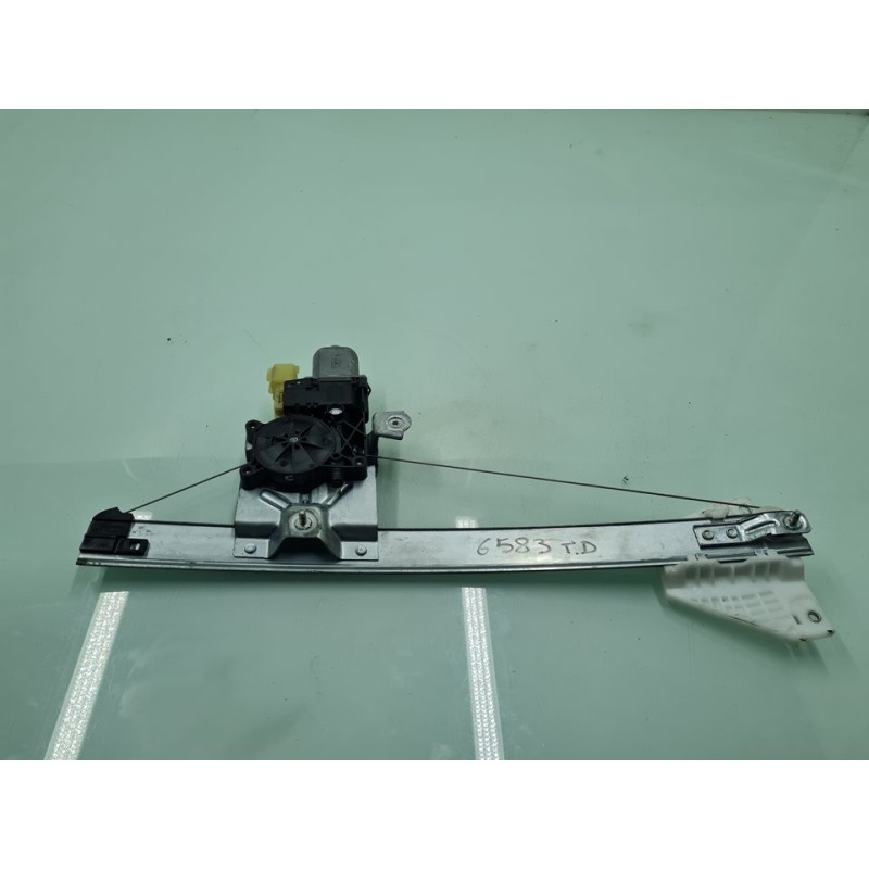 ELEVALUNAS TRASERO DERECHO CJ54S27000BH 