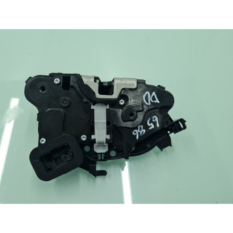 CERRADURA PUERTA DELANTERA DERECHA 10B837016B 