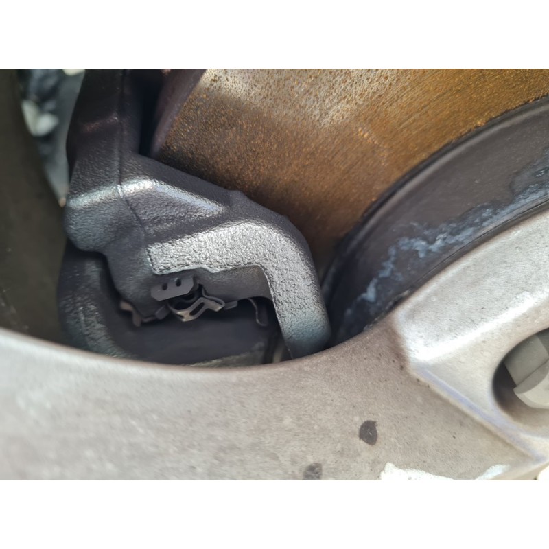 PINZA DE FRENO DELANTERA IZQUIERDA 
