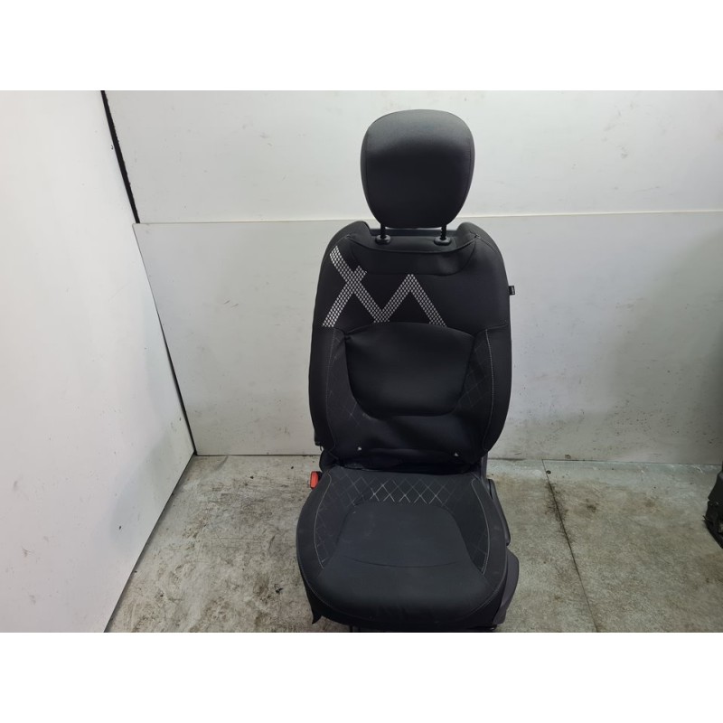 ASIENTO DELANTERO IZQUIERDO 